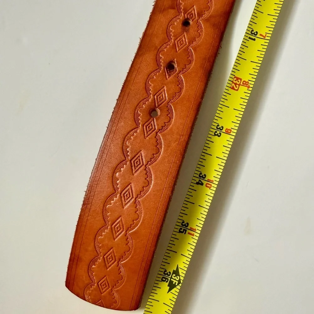 GAP Embossed Leather Belt Tan Antique Brass Buckle Small